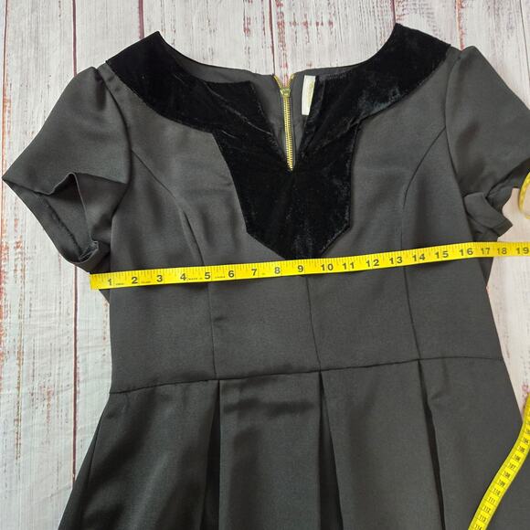 STS Sail to Sable Black Velvet Trim Dress Sz 10 Pleated Split V-Neck Whimsigoth - Picture 7 of 10